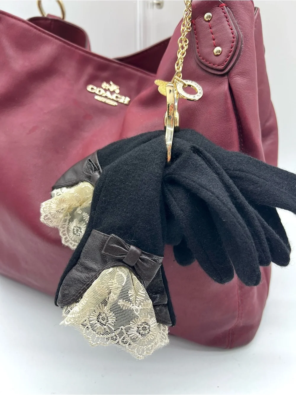 Anteprima Gold Fiori Flower Crystal Glove Holder Bag Charm Keychain Clip